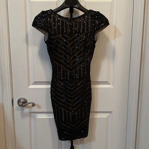 Fitted sequined cocktail dress